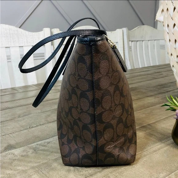 Coach City Tote In Signature Canvas -
Black/ Brown (5696) - Picture 3 of 4